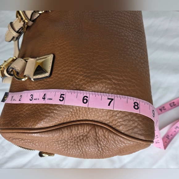 Michael Michael Kors aprox 11" X 9"inch- Tan Leather Gold Hardware Satchel - Picture 14 of 15